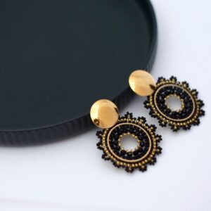 Aretes Tejidos Pétalo Negro